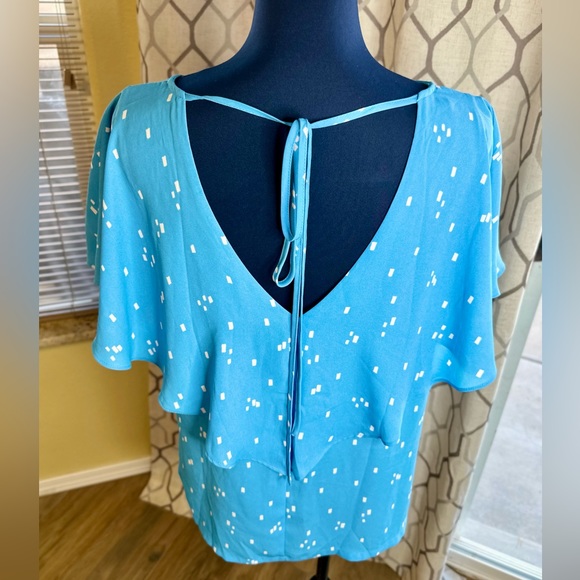 EUC LOFT Blue & White Confetti Print Tiered Flutter Sleeve Blouse - Picture 13 of 15